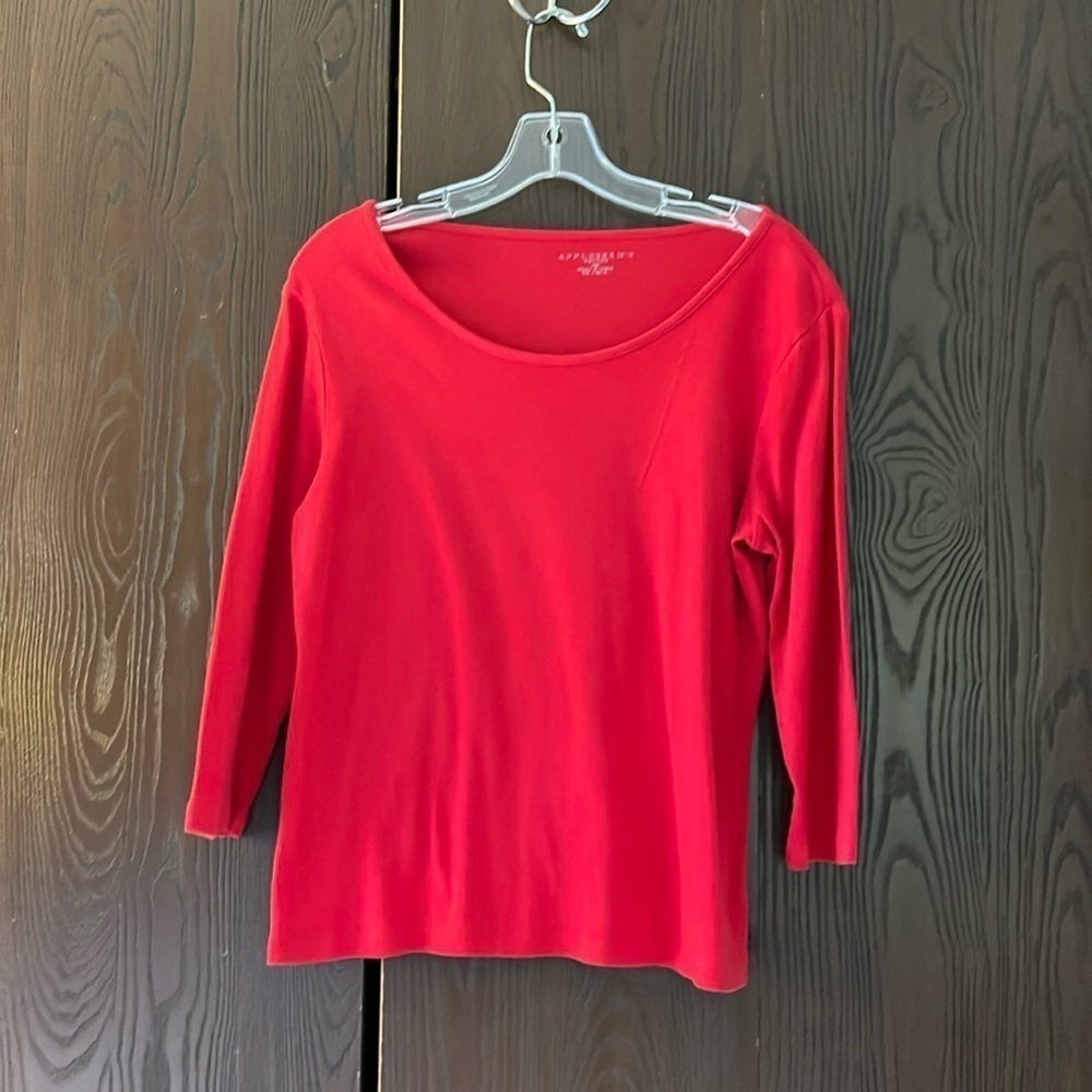 Appleseeds petites red, 3/4 sleeved top. Size PM.